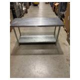 Metal table (589099)