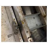 Metal table #3 (589101)