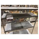 Metal shelves (589104)