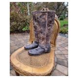 Frye Boots Distressed Brown Leather ~ Size 9.5B Frye Boots Distressed Brown Leather ~ Size 9.5B