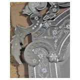 Dazzling Venetian Style Wall Mirror Dazzling Venetian Style Wall Mirror