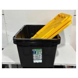 Greenmade 27 Gallon Totes One lid cracked Greenmade 27 Gallon Totes One lid cracked