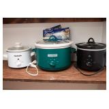 Set of Three Crock Pots – Untested