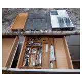 Drawer Contents & Drawer Organizers