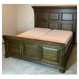 Broyhill Lyla Panel King Adjustable Bed with Two Thomasville Twin Mattresses & Two Remotes