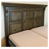 Broyhill Lyla Panel King Adjustable Bed with Two Thomasville Twin Mattresses & Two Remotes