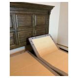 Broyhill Lyla Panel King Adjustable Bed with Two Thomasville Twin Mattresses & Two Remotes
