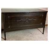 Vintage Roos Manufacturing Cedar Chest