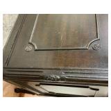 Vintage Roos Manufacturing Cedar Chest