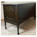 Vintage Roos Manufacturing Cedar Chest