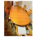 Thomasville Court Oak Oval Dining Table with 6 Chairs and 2 Leaves