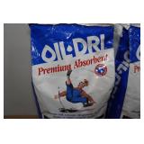 *2* 8 Pound Bags Oil-Dri Premium Absorbent *2* 8 Pound Bags Oil-Dri Premium Absorbent