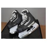 Winnwell Amp 300 Hockey Skates - Sr 9 Winnwell Amp 300 Hockey Skates - Sr 9
