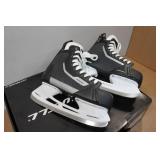 Winnwell Amp 300 Hockey Skates - Sr 9 Winnwell Amp 300 Hockey Skates - Sr 9