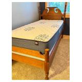 UL - Pair of Wooden Twin Bed Frames