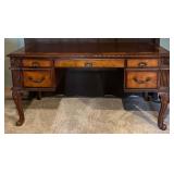 UL - Traditional Wood Executive Desk with Ornate Detailing