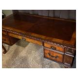 UL - Traditional Wood Executive Desk with Ornate Detailing