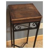 UL - Metal and Wood Plant Stand