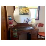 Vintage Vanity with Round Mirror Vintage Vanity with Round Mirror