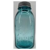 Set of 4 Vintage Ball Perfect Mason Blue Jars with Zinc Lids Set of 4 Vintage Ball Perfect Mason Blue Jars with Zinc Lids