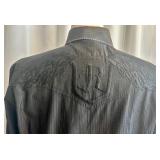 Set of 2 Roar Long Sleeve Button Up Shirts with Embroidery XL Set of 2 Roar Long Sleeve Button Up Shirts with Embroidery XL