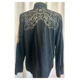 Set of 2 Roar Long Sleeve Button Up Shirts with Embroidery XL Set of 2 Roar Long Sleeve Button Up Shirts with Embroidery XL