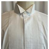 Oscar de la Renta Formal White Tuxedo Shirt and 2 matching Vests, Size 17/34 Oscar de la Renta Formal White Tuxedo Shirt and 2 matching Vests, Size 17/34
