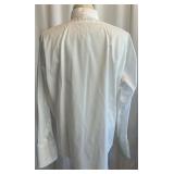 Oscar de la Renta Formal White Tuxedo Shirt and 2 matching Vests, Size 17/34 Oscar de la Renta Formal White Tuxedo Shirt and 2 matching Vests, Size 17/34