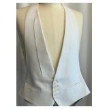 Oscar de la Renta Formal White Tuxedo Shirt and 2 matching Vests, Size 17/34 Oscar de la Renta Formal White Tuxedo Shirt and 2 matching Vests, Size 17/34