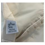 Oscar de la Renta Formal White Tuxedo Shirt and 2 matching Vests, Size 17/34 Oscar de la Renta Formal White Tuxedo Shirt and 2 matching Vests, Size 17/34