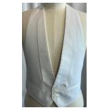 Oscar de la Renta Formal White Tuxedo Shirt and 2 matching Vests, Size 17/34 Oscar de la Renta Formal White Tuxedo Shirt and 2 matching Vests, Size 17/34
