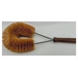 Fuller Salesman Sample U-Shaped Brush with Wooden Handle Fuller Salesman Sample U-Shaped Brush with Wooden Handle