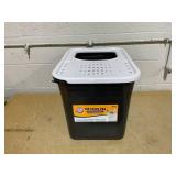 Arm & Hammer Premium Top Entry Litter Box with Filter to Clean Paws and Microban Arm & Hammer Premium Top Entry Litter Box with Filter to Clean Paws and Microban