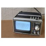 Vintage Sony TV-500U Solid State Portable Television with Telescopic Antenna