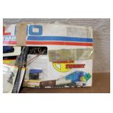 Lionel HO Gauge Electric Train Set Santa Fe Freight with Track and Accessories