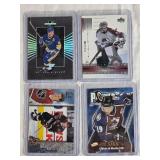 Lot of 4 Hockey Cards Featuring Brett Hull, Patrick Roy, Joe Sakic, and Keith Tkachuk