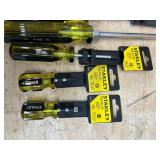 STANLEY various sized screwdrivers (lot of 5)