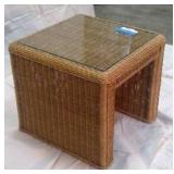 Wicker Ottomen Glass top
