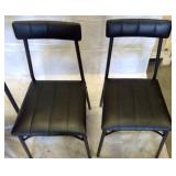Small table 2 chairs