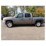 2013 CHEVROLET SILVERADO 1500 LT *1 Owner | No Accidents | 129k Miles | 4x4* (NO RESERVE) 2013 CHEVROLET SILVERADO 1500 LT *1 Owner | No Accidents | 129k Miles | 4x4* (NO RESERVE)