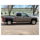 2013 CHEVROLET SILVERADO 1500 LT *1 Owner | No Accidents | 129k Miles | 4x4* (NO RESERVE) 2013 CHEVROLET SILVERADO 1500 LT *1 Owner | No Accidents | 129k Miles | 4x4* (NO RESERVE)