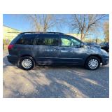 2006 TOYOTA SIENNA CE 7 PASSENGER *2 Owner | No Accidents* (NO RESERVE) 2006 TOYOTA SIENNA CE 7 PASSENGER *2 Owner | No Accidents* (NO RESERVE)