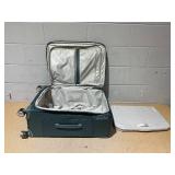 Samsonite Silhouette 18 Expandable 28" Check-in Spinner Exterior Dimensions: 28"H x 18.5"L x 11"W Interior Dimensions: 25"H x 18"L x 9.5"W (Slightly Used)