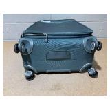 Samsonite Silhouette 18 Expandable 28" Check-in Spinner Exterior Dimensions: 28"H x 18.5"L x 11"W Interior Dimensions: 25"H x 18"L x 9.5"W (Slightly Used)