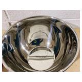 Kitchen HQ Set of 3 Stainless Steel Suction Mixing Bowls