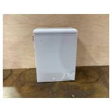Vissani 4.9 cu. ft. Manual Defrost Chest Freezer with LED Light Type in White Garage Ready USED ( Minor Transit Damage)