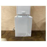 Vissani 4.9 cu. ft. Manual Defrost Chest Freezer with LED Light Type in White Garage Ready USED ( Minor Transit Damage)