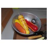 Strainers and Condiment Dispensers Strainers and Condiment Dispensers
