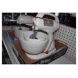 *2* Vintage Stand Mixers *2* Vintage Stand Mixers