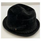 Misc. Antique & Vintage Hats In hat Box Misc. Antique & Vintage Hats In hat Box